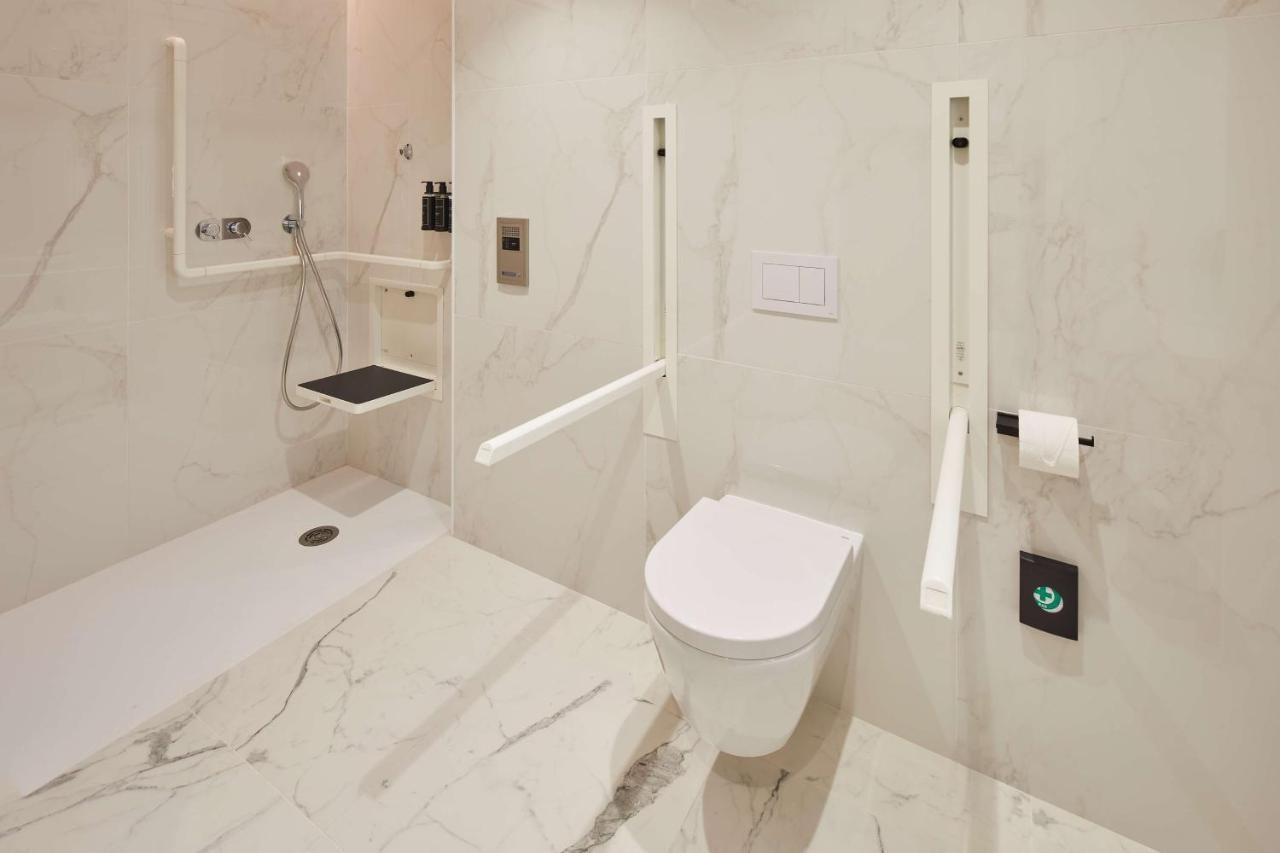 Hotel Via Sants Barcelona, Tapestry Collection By Hilton Barcelona
